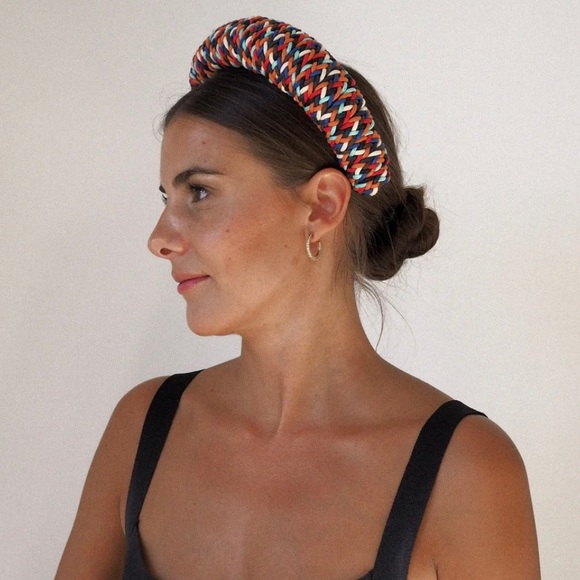 NWT CUCKOO B
Ana headpiece woven rainbow colorful oversized headband - Picture 5 of 12